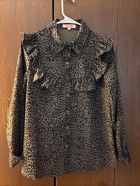 Mazik long sleeve black and gray ruffled animal print blouse. Size Sm